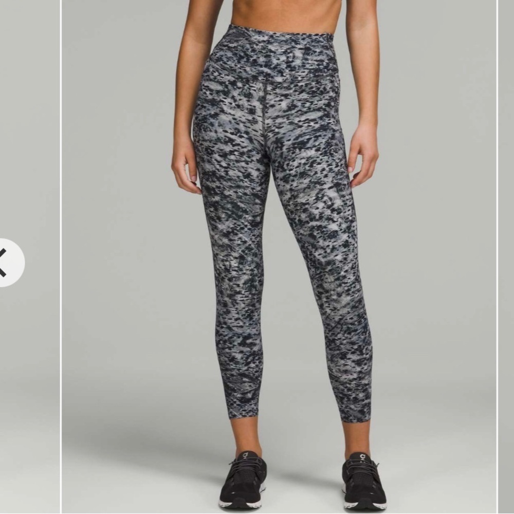 Lululemon Base Pace High-Rise Tight 25"
